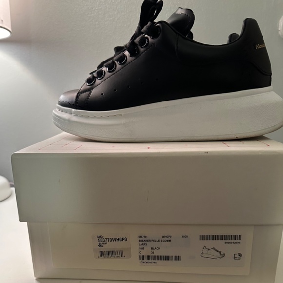 Alexander McQueen Oversized Sneakers - Picture 2 of 10